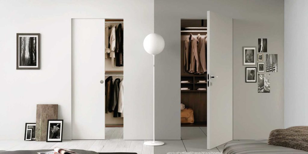 Porte battante affleurante ou porte coulissante invisible ECLISSE