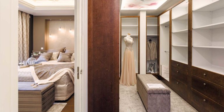 Chalets, villas, appartements… découvrez 5 futures maisons en Finlande et leurs déco tendance avec un système coulissant.
