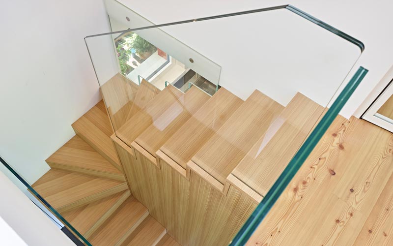 ECLISSE aménagement d'un duplex, vue de l'escalier