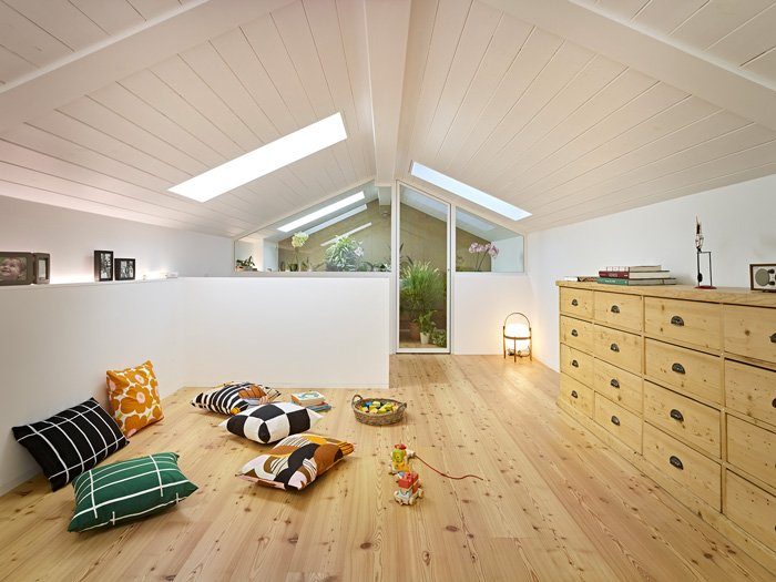 Un espace spacieux où les jouets des enfants peuvent être rangé sans contraintes, un duplex chaleureux