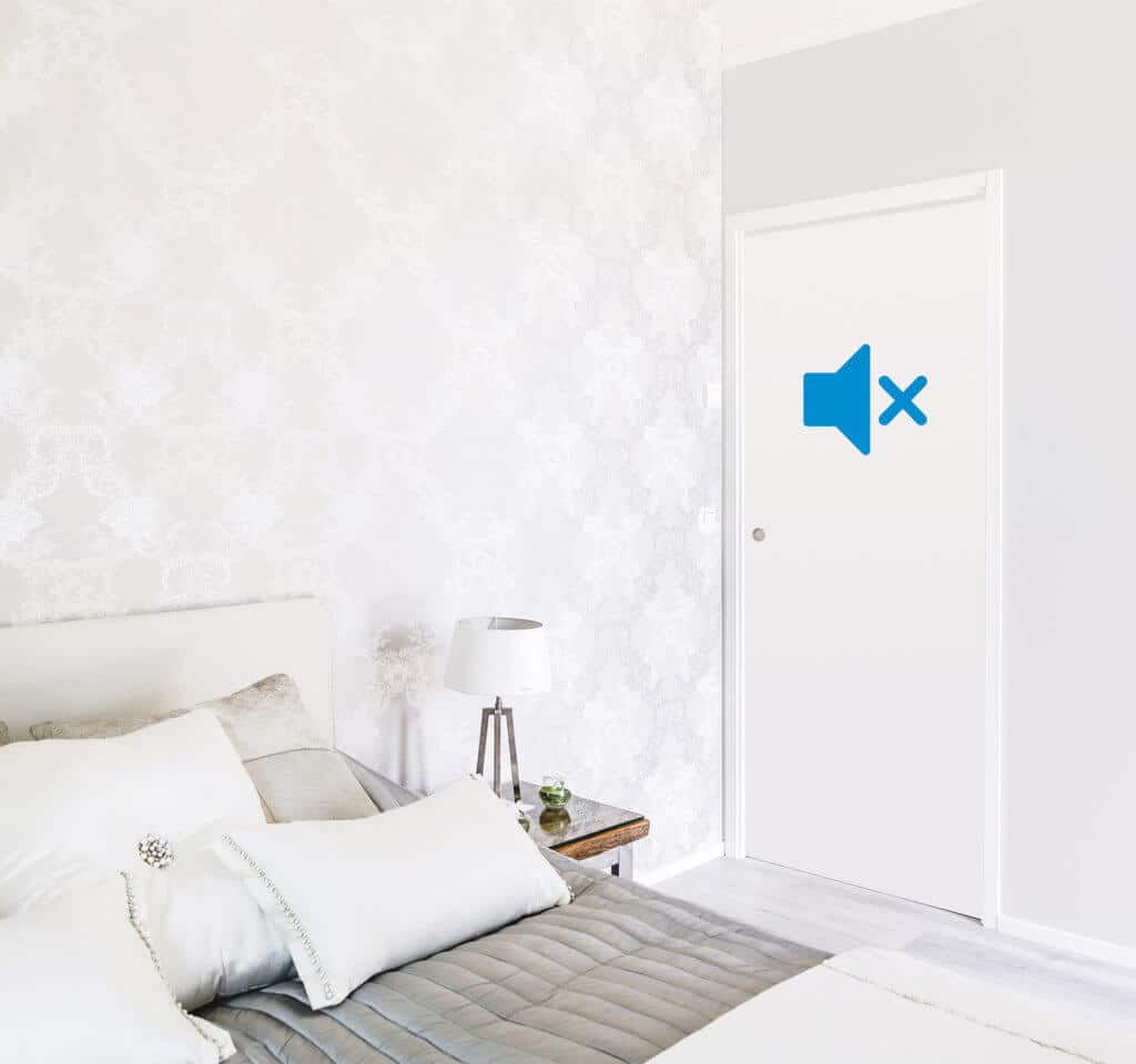 Porte coulissante acoustique avec habillage modèle Unique. Solution de porte acoustique pour limiter le bruit de 43 db