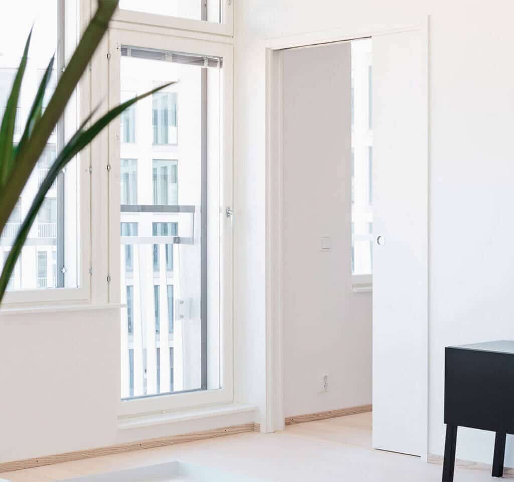 Châssis Unique de chez ECLISSE avec un vantail. Châssis pour porte coulissante à un vantail. Disponible en version à enduire ou plaques de plâtre