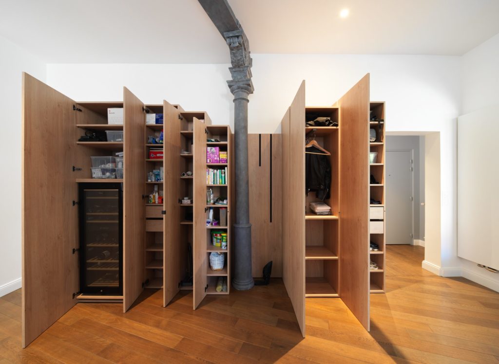 Rénovation d'un appartement type haussmannien sur Metz. Architecture d'intérieur et mobilier dans un appartement confié à l'agence ARCHIMEL, à Metz. Photographié en juin 2023.