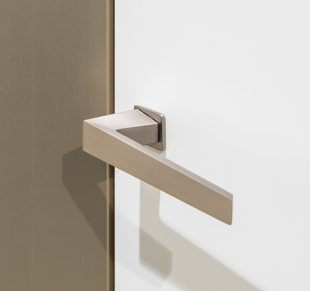 Poignée 40+1 pour portes affleurantes, couleur champagne