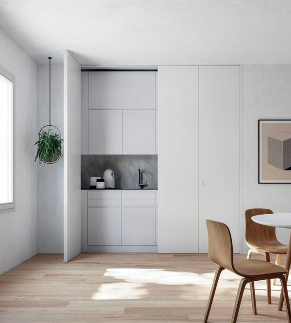 une niche optimisée avec le modèle de bloc-porte de placard affleurant Syntesis Areo proposé par ECLISSE