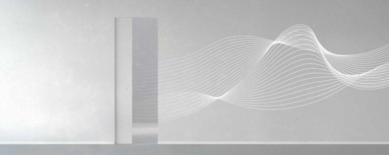 La porte coulissante invisible et acoustique méticuleusement conçue pour minimiser les nuisances sonores entre les pièces.