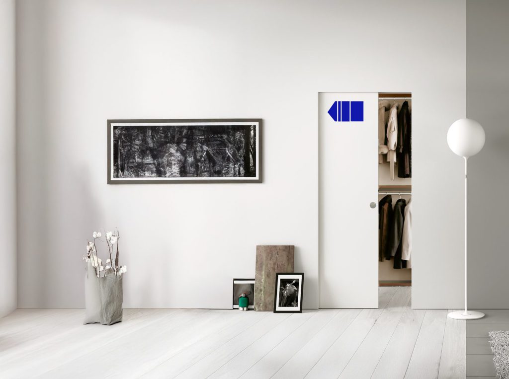 Portes coulissantes invisibles avec accessoire BIAS pour un amortissement