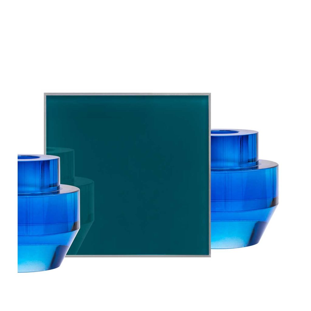 Finition porte verre et aluminium, verre bleu pétrole brillant