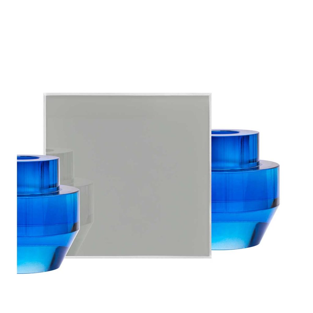 Finition porte verre et aluminium, verre gris nuage brillant