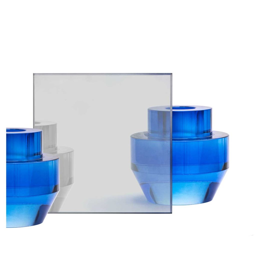 Finition porte verre et aluminium, verre réfléchissant fumé