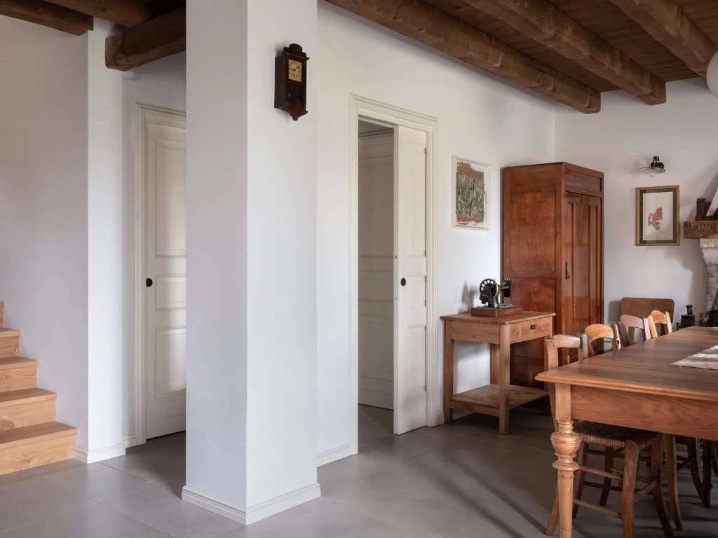 Un salon remis à neuf grâce à une rénovation aboutie