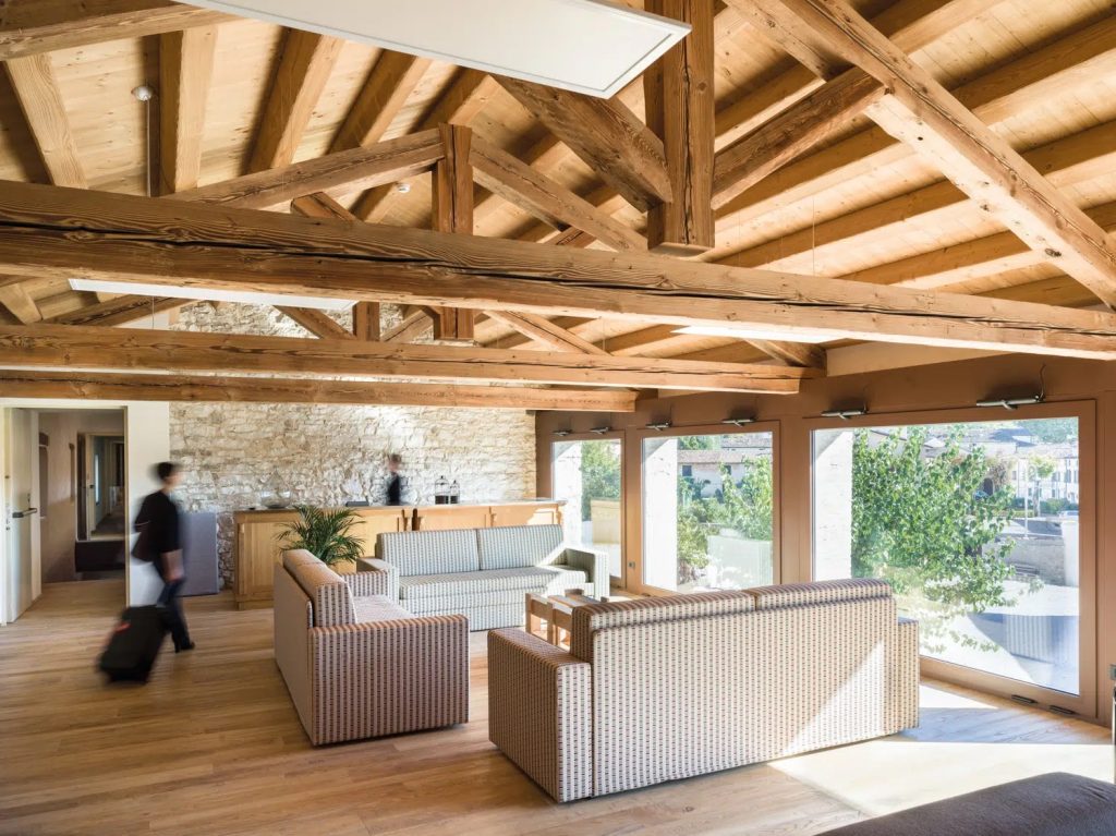 Rez-de-chaussé d'une rénovation d'un bâtiment rural en Italie